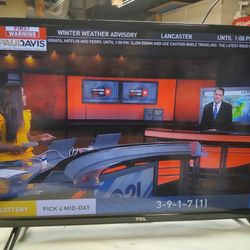 TCL 32" FULL HD ROKU SMART TV 