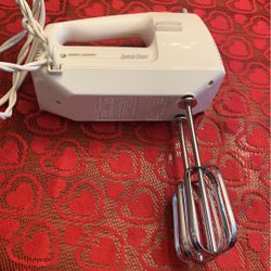 Black&Decker Handheld 3 Speed Mixer And A Toastmaster Black Can Opener