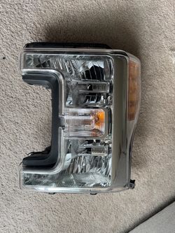 2017 Ford F350 XLT Drivers Headlight