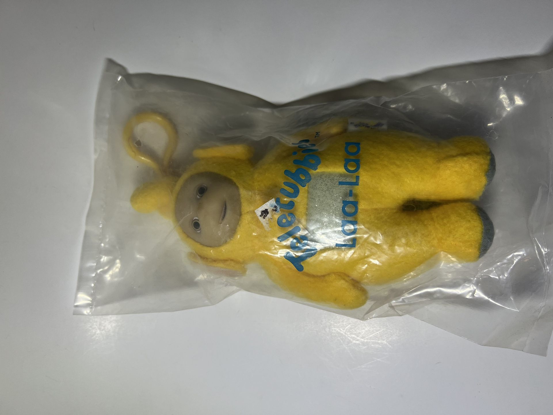 Teletubbies Laa Laa Zip Coin Purse Keychain 8" Yellow Plush 1999 NOS Avon