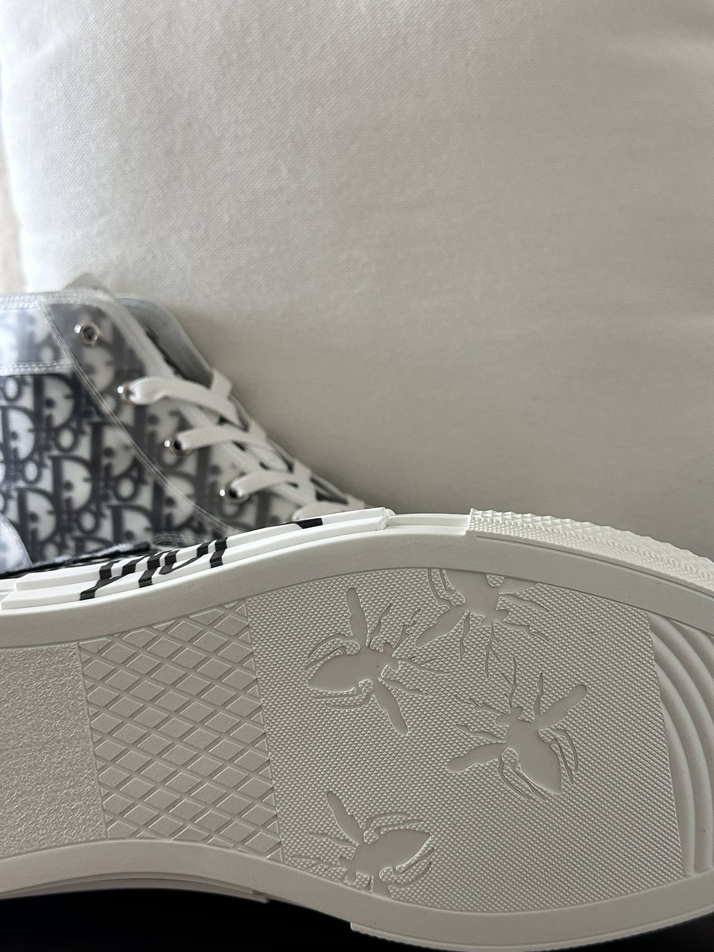 Size 12 - Dior B23 High Dior Oblique - Shawn Bee Embroidery Patch Dior B23 High Oblique - Shawn Bee Embroidery Patch main image 3