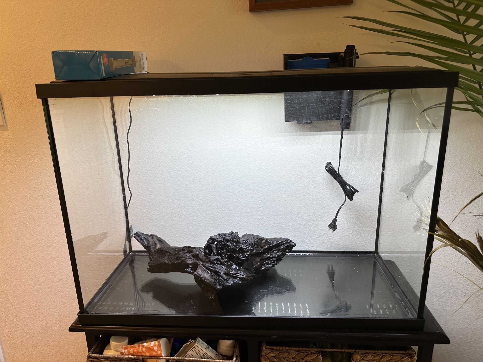 30 Gallon Fish Tank with Water Filter And Accessories