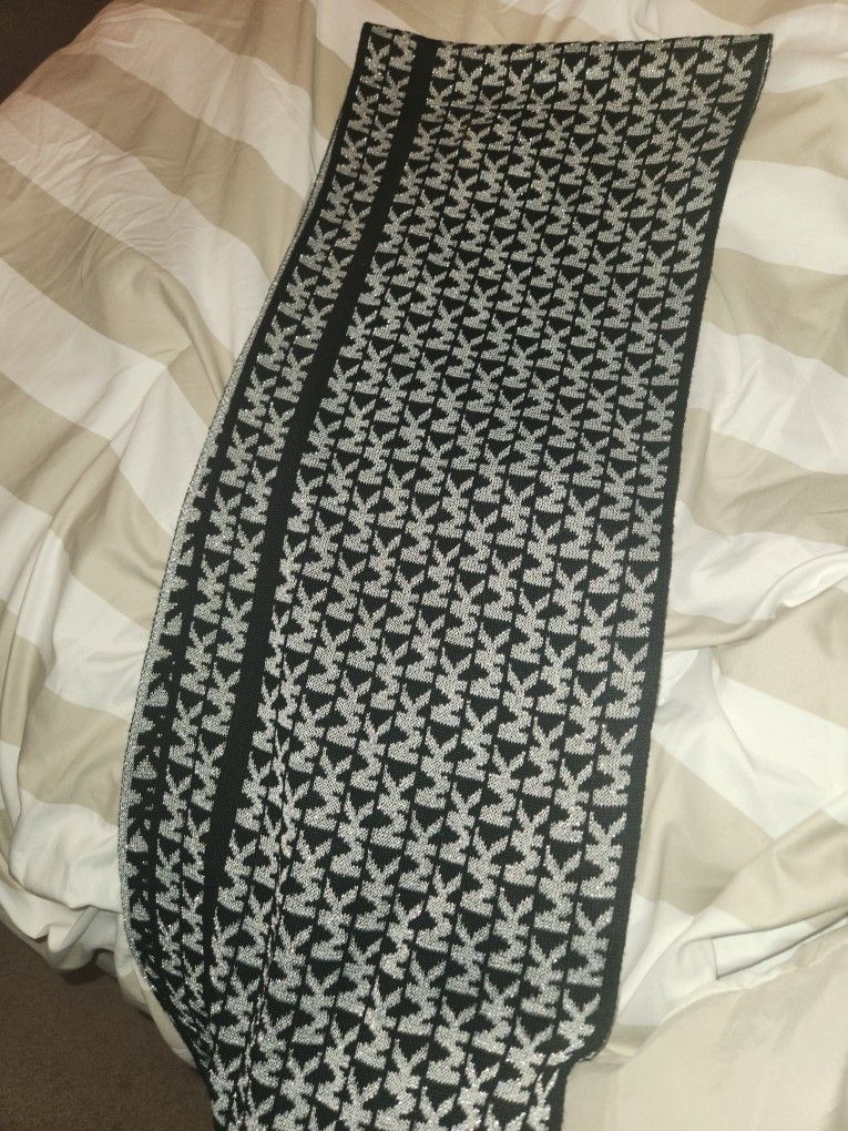 Michael Khors Scarf