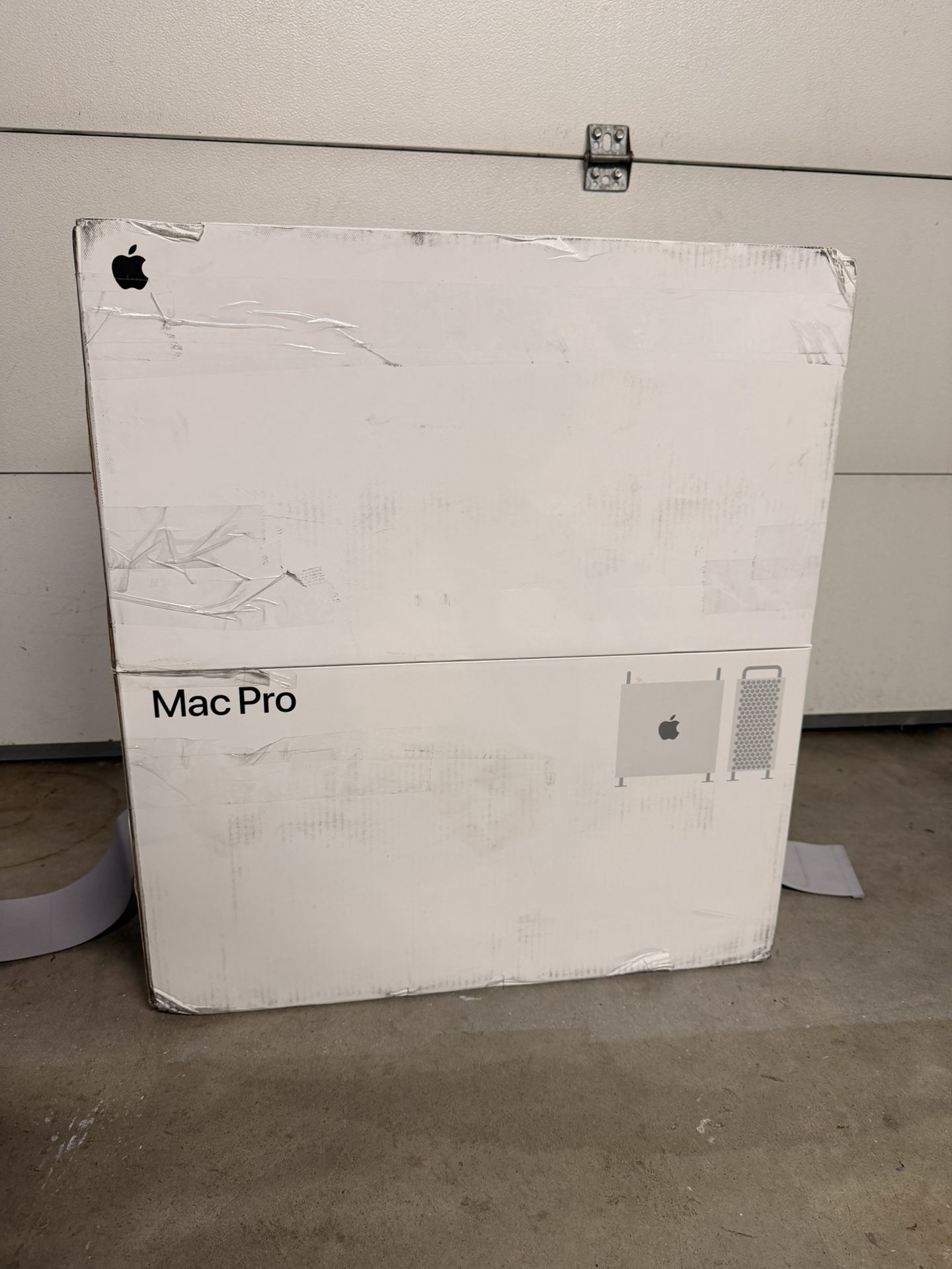 2019 Apple Mac Pro 3.3GHz 12-Core 48GB RAM 1TB SSD AMD Radeon Pro W5700X