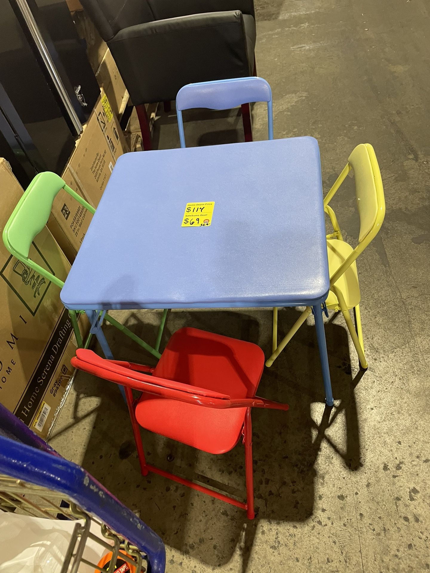 SaleSumo Kids Table Set