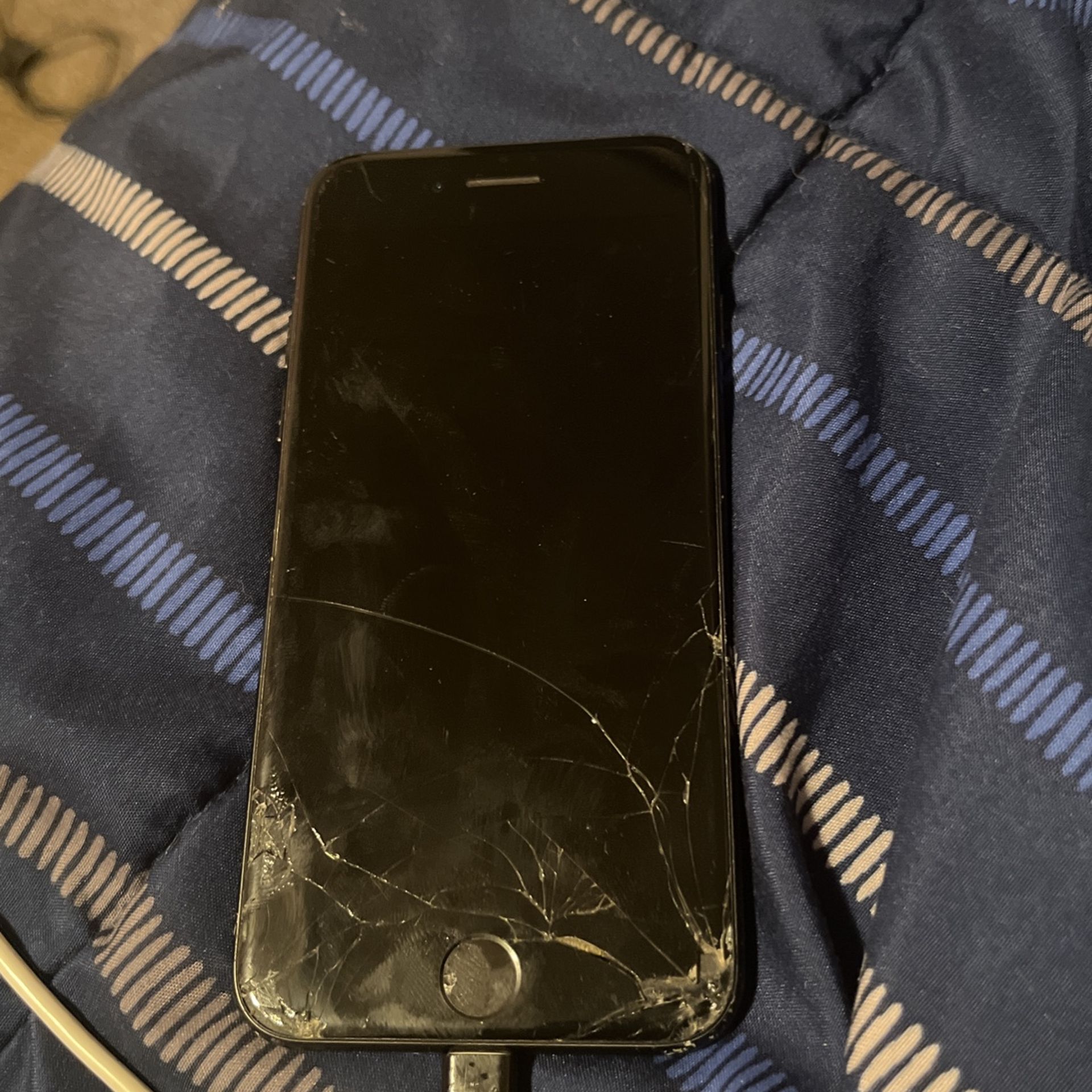  Black iPhone 7 Cracked Screen 