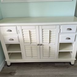 American Signature Plantation Cove White Console Buffet Sofa Table