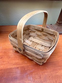 Longaberger Basket w/moveable handle