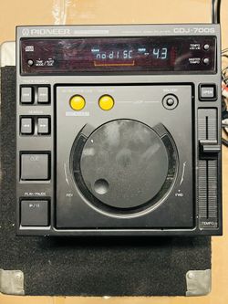 Pioneer CDJ 700S