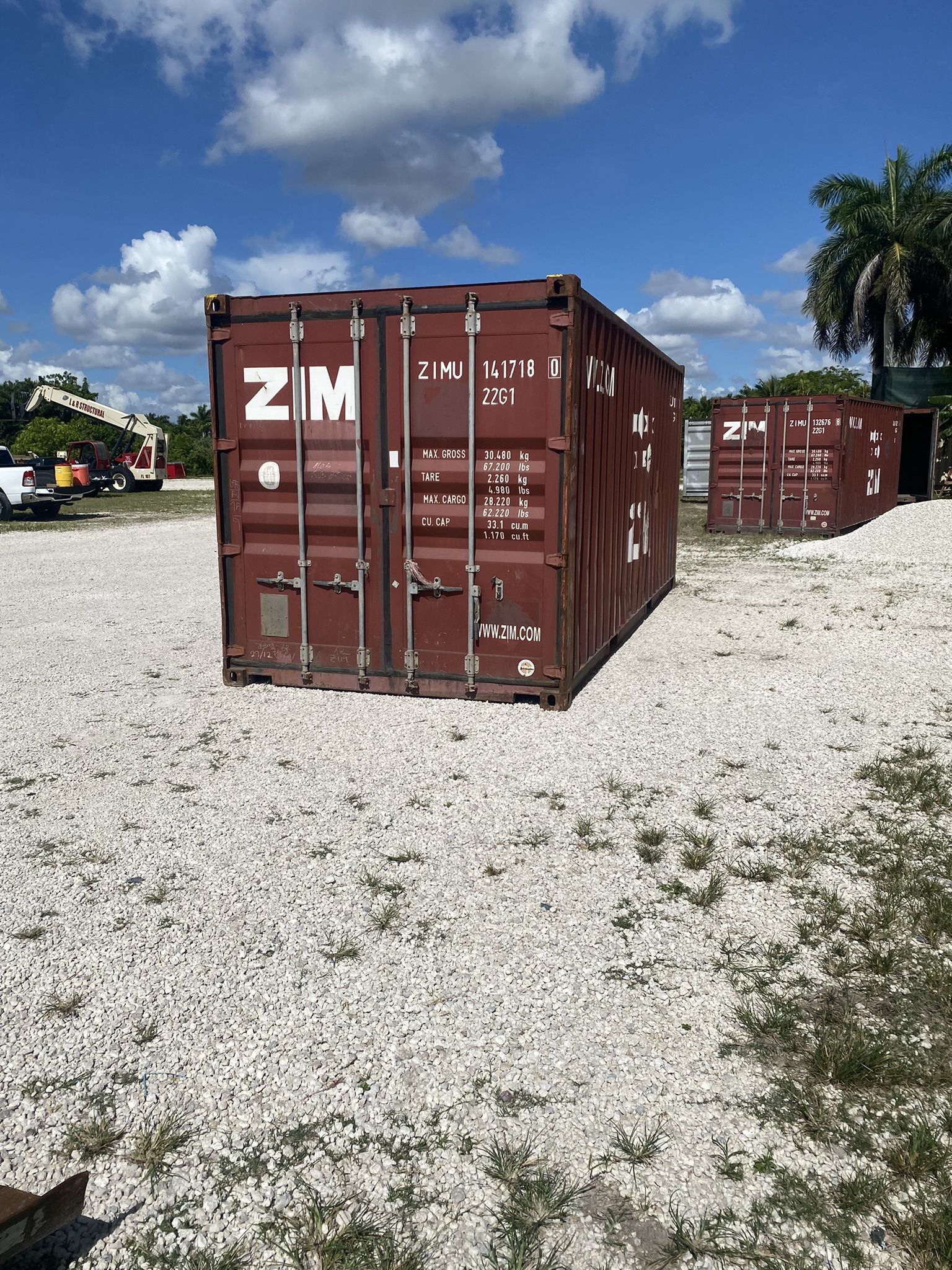 STORAGE CONTAINERS. / CONTENEDORES