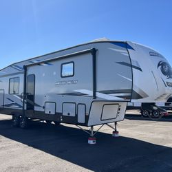 2022 Forest River Arctic Wolf 3550 Suite