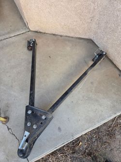 Universal tow bar with mounts