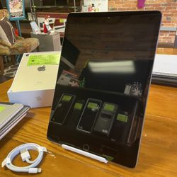 Apple iPad 7th Generation 128GB  WiFi 10.2” Includes Apple Lightning Cord And 90 Day Warranty