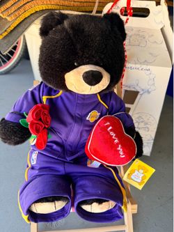 Lakers Build a Bear in Pristine condition
