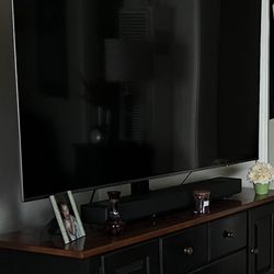 Samsung 65” QLED 4K UHD 6 Series Smart TV