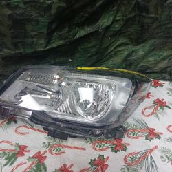 2017-18 Subaru Forester Left Headlight 