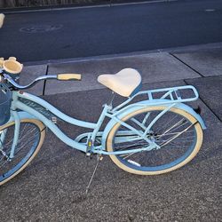 Vintage-Style Cruiser Bike