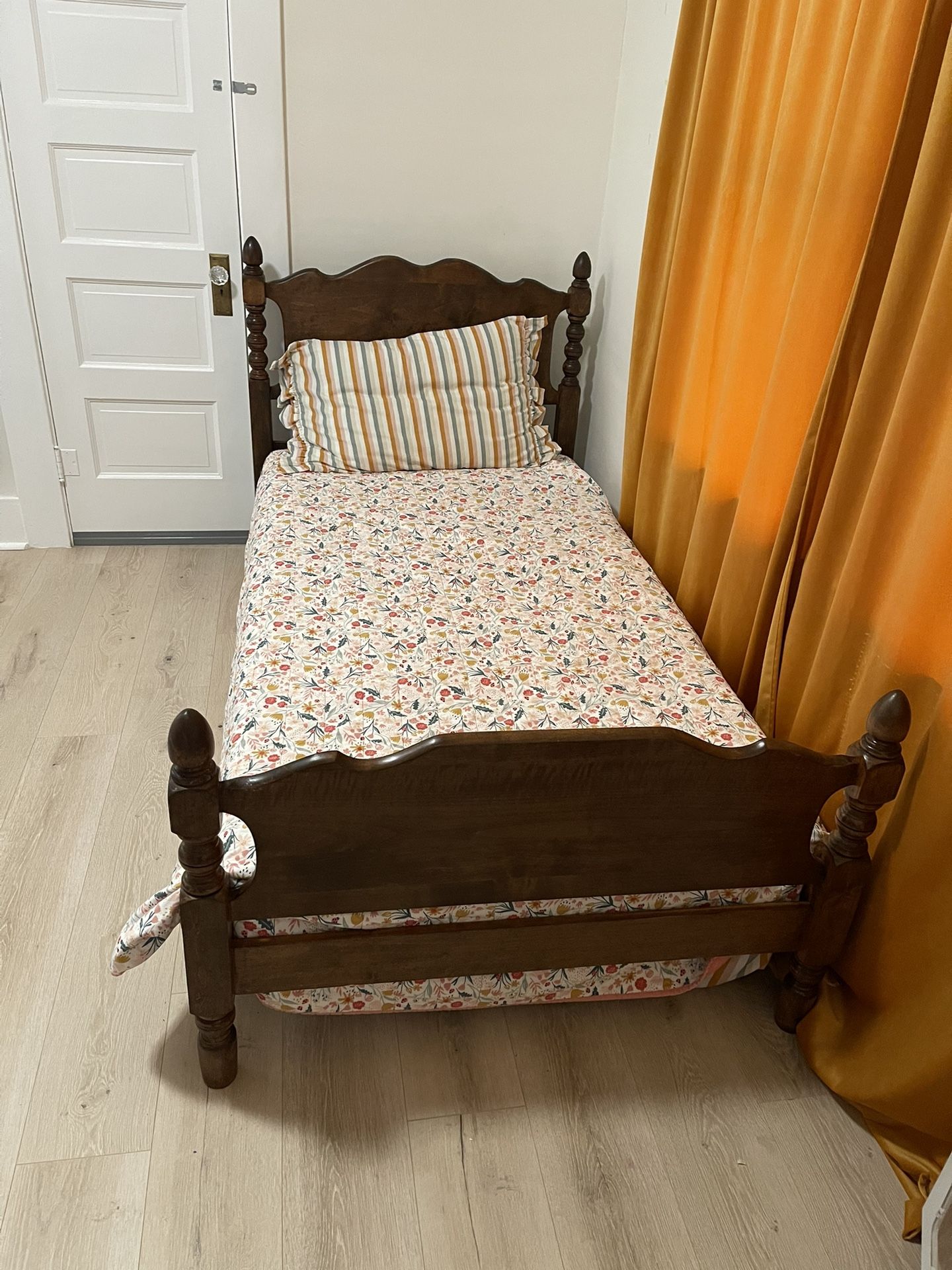 Vintage Twin Bed (Mattress Not Included)