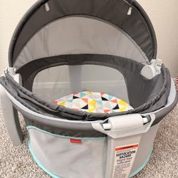 Fisher-Price Baby Dome Bassinet / Portable Playpen