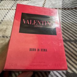 Valentino Donna Eau De Parfum