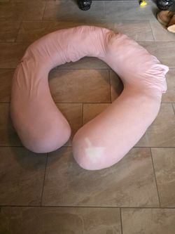 Momcozy pink pregnancy pillow