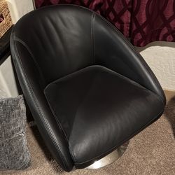 Scoop style lounging chair