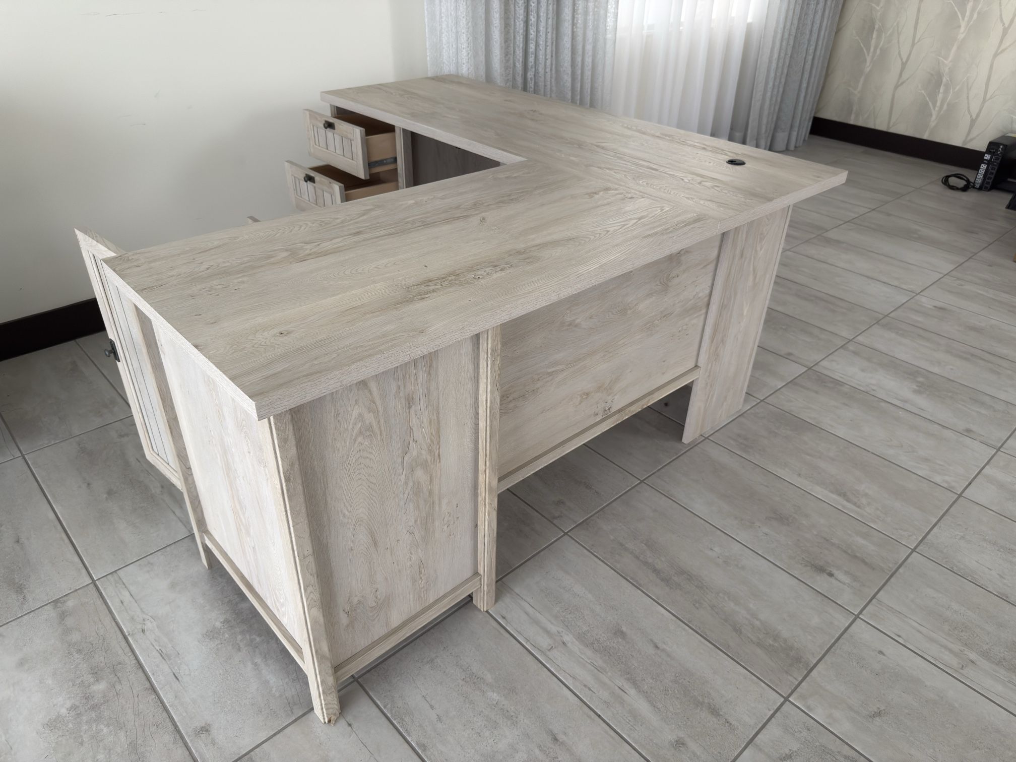 White Office Desk