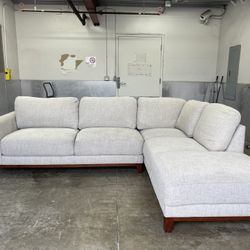 Clean Modern Living Spaces Sectional Sofa 