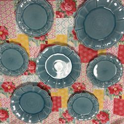 Pioneer Woman Paige Pattern Dinner And Salad Plates