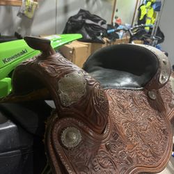 Western show saddle 16 inches 