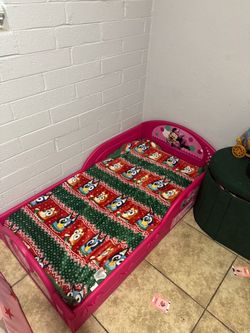 Toddler bed