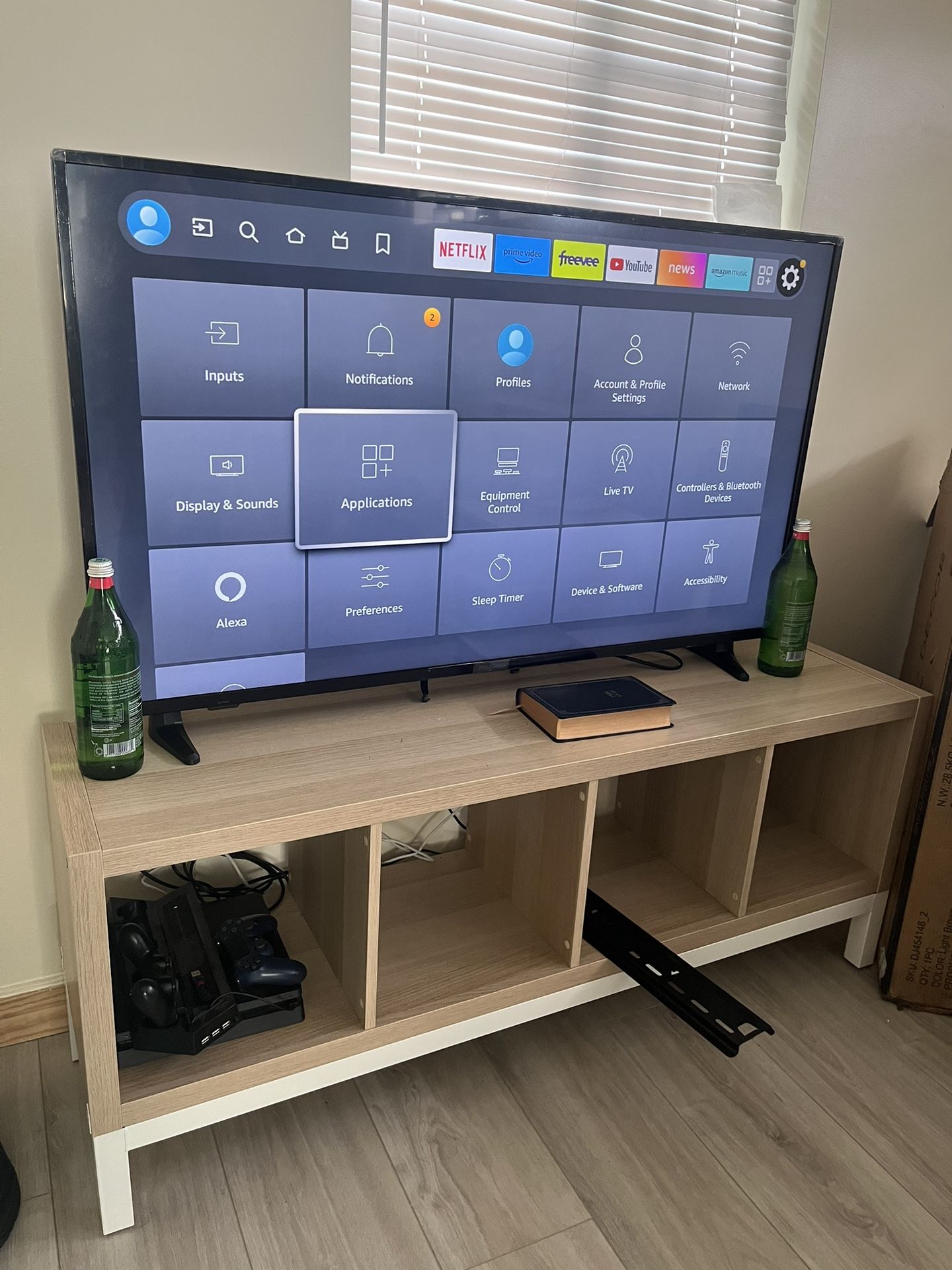 TV+mount Kit+ Remote/ TV stand 