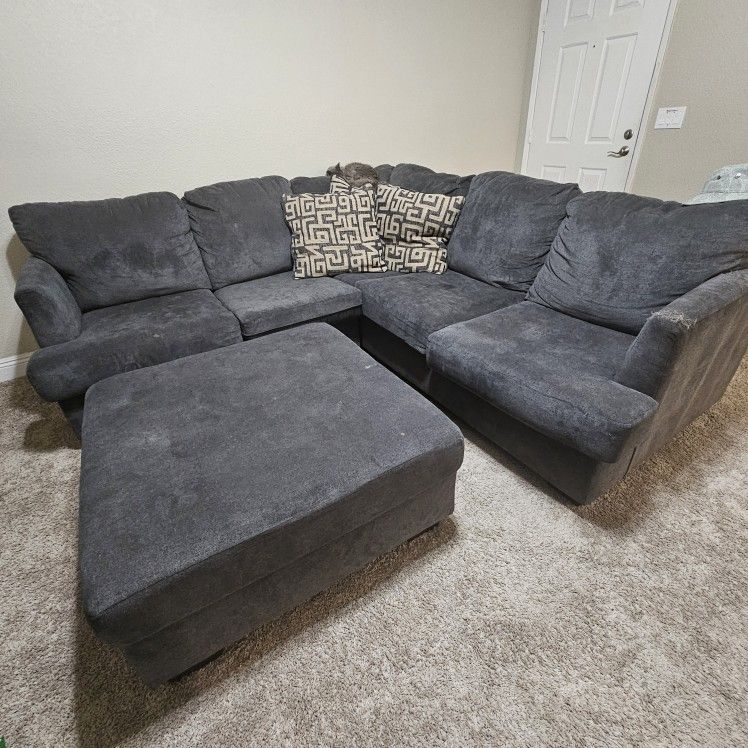 Ashley Furnutire L Couch And Ottoman