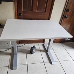 Workrite Ergonomics Essentia Electric Adjustable Height Desk