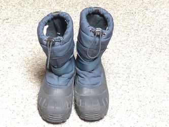 Snow shoes size 13 (girls)