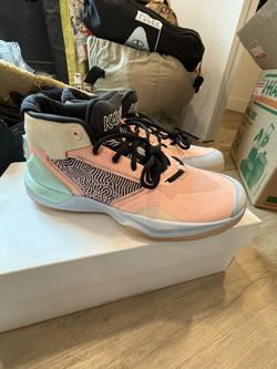 NEW Kawhi Leonard New Balance Basketball Shoe
