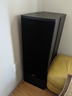 Onkyo Floor Speakers And Sub Woofer