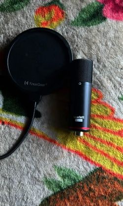 Scarlett Mic With Pop Filter