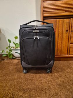 Samsonite Solyte DLX Softside Carry-On Travel Luggage Suitcase 21"