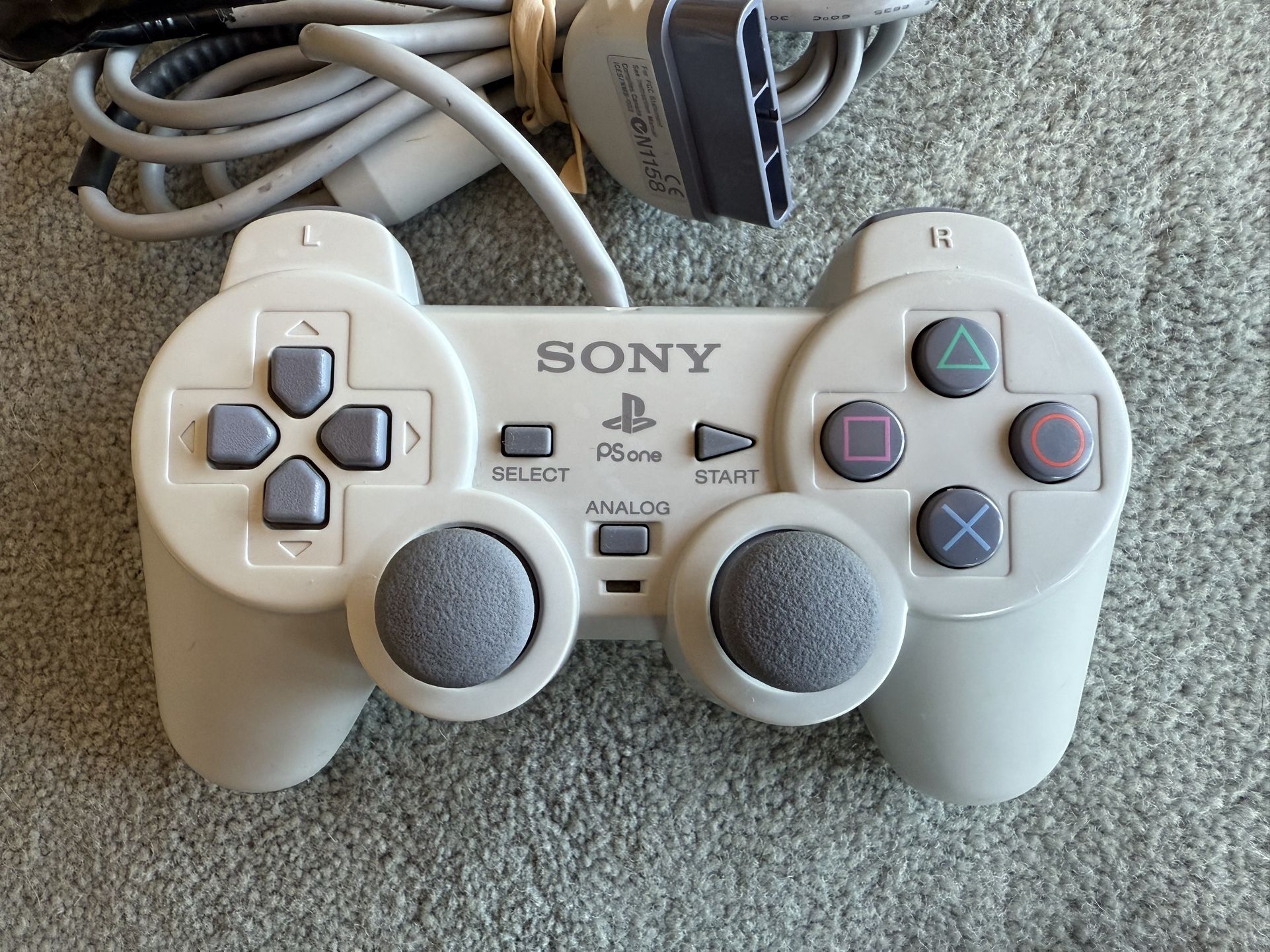 ***NO TRADES!!!*** white DualShock One controller ***NO TRADES!!!***