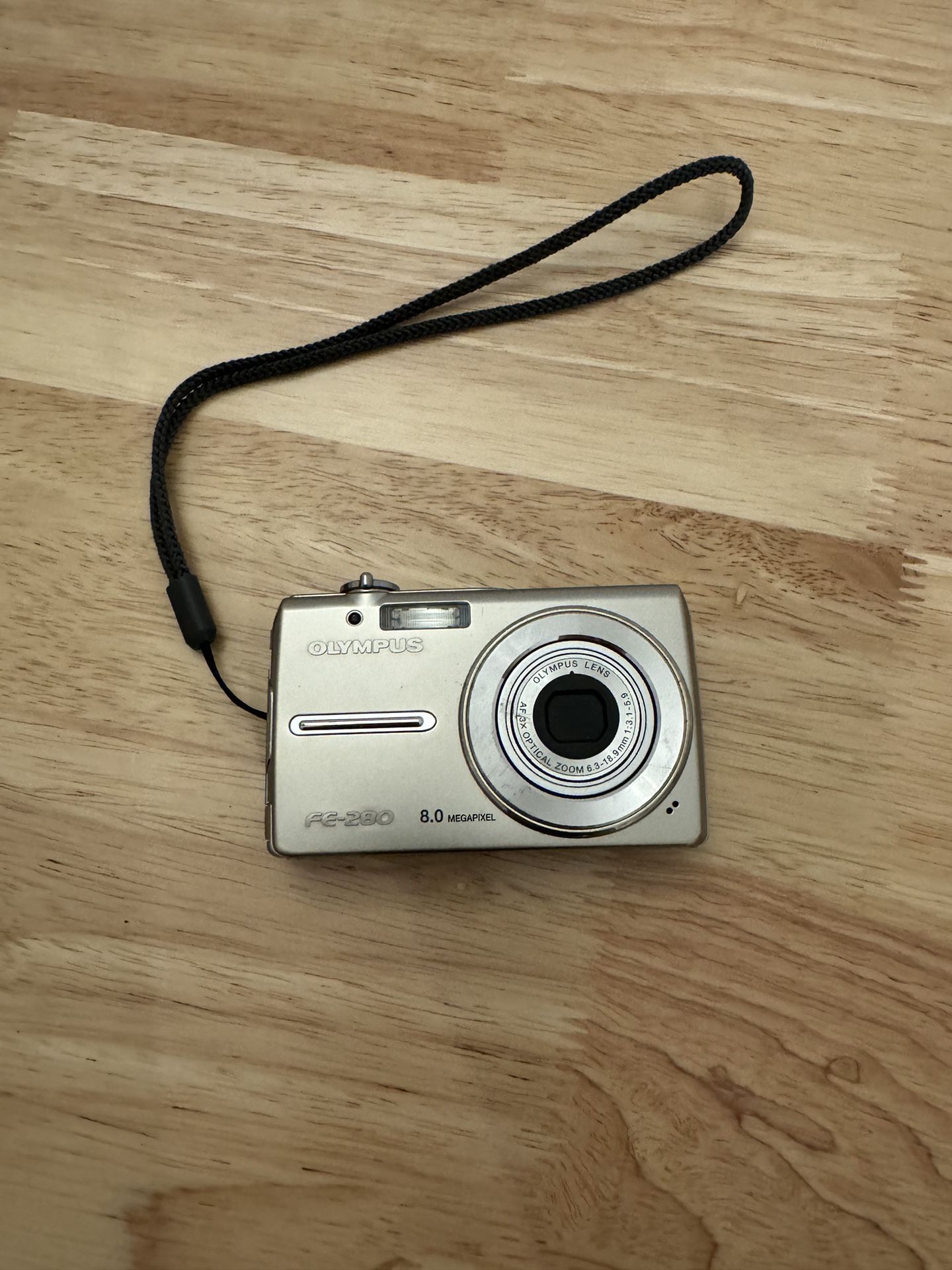 Olympus FE-280 8.0MP Digital Camera Silver, AV Cable, Tested
