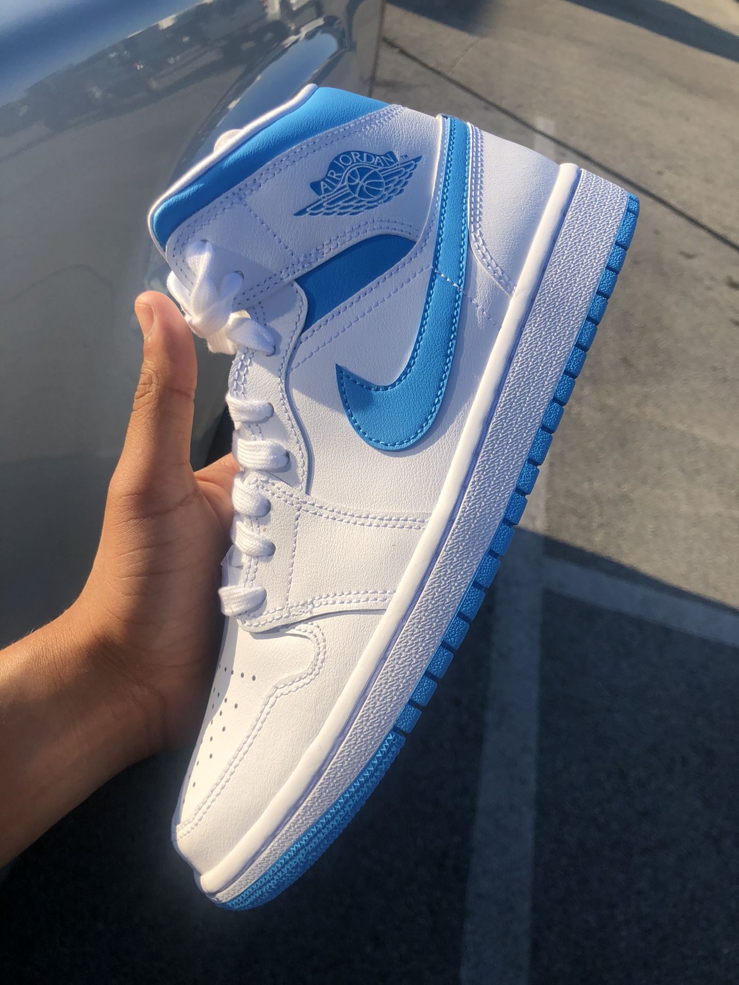 Size 8.5W, 9W, 10W Jordan 1 UNC