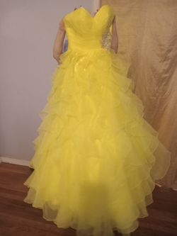 DAVIDS BRIDAL YELLOW WEDDING DRESS for Sale in San Antonio TX OfferUp