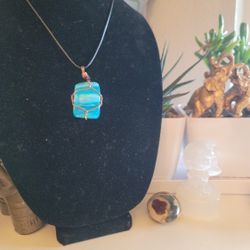 HUGE SALE 🔥🔥🔥🔥 HANDMADE blue shell  pendant Necklace