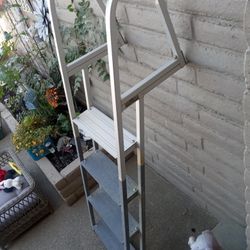 BEARCAT ANGLED DOCK LADDER 