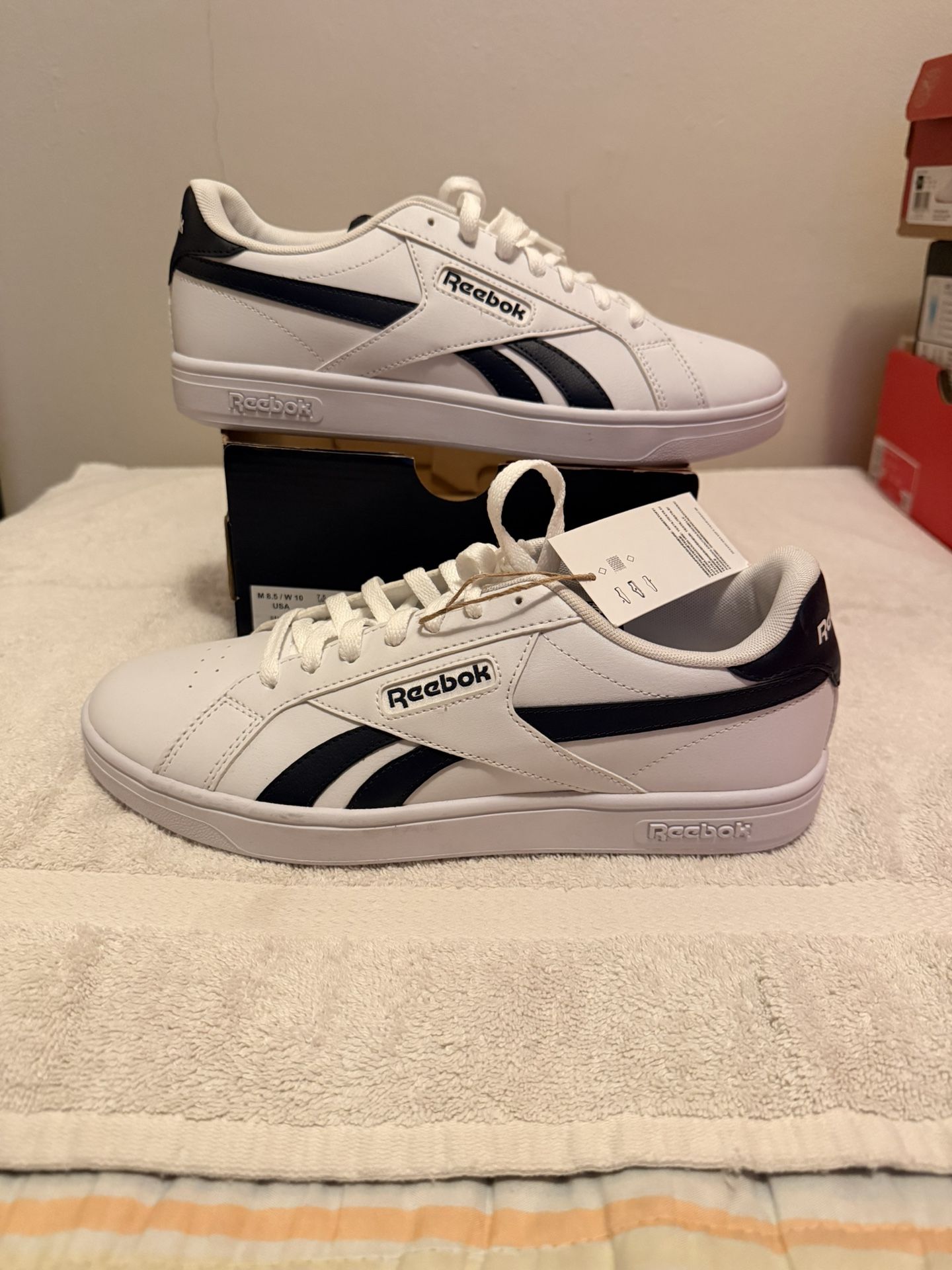 Reebok size 8.5 Men Brand New and Original Zapatos de Hombre talla 8.5 Nuevos y Originales