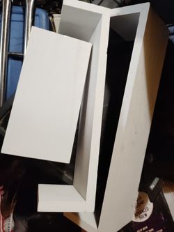 Set Of 3 Different Size Small Shelves That Hang On Wall