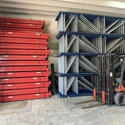 Beams Uprights Wire Decks Industrial Teardrop Pallet Racking 