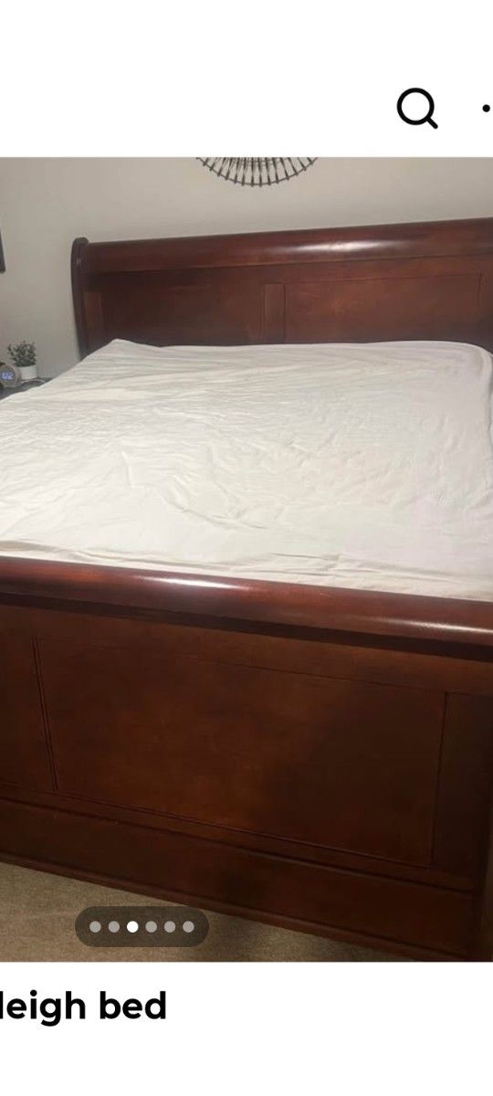 Queen Sleigh Bed