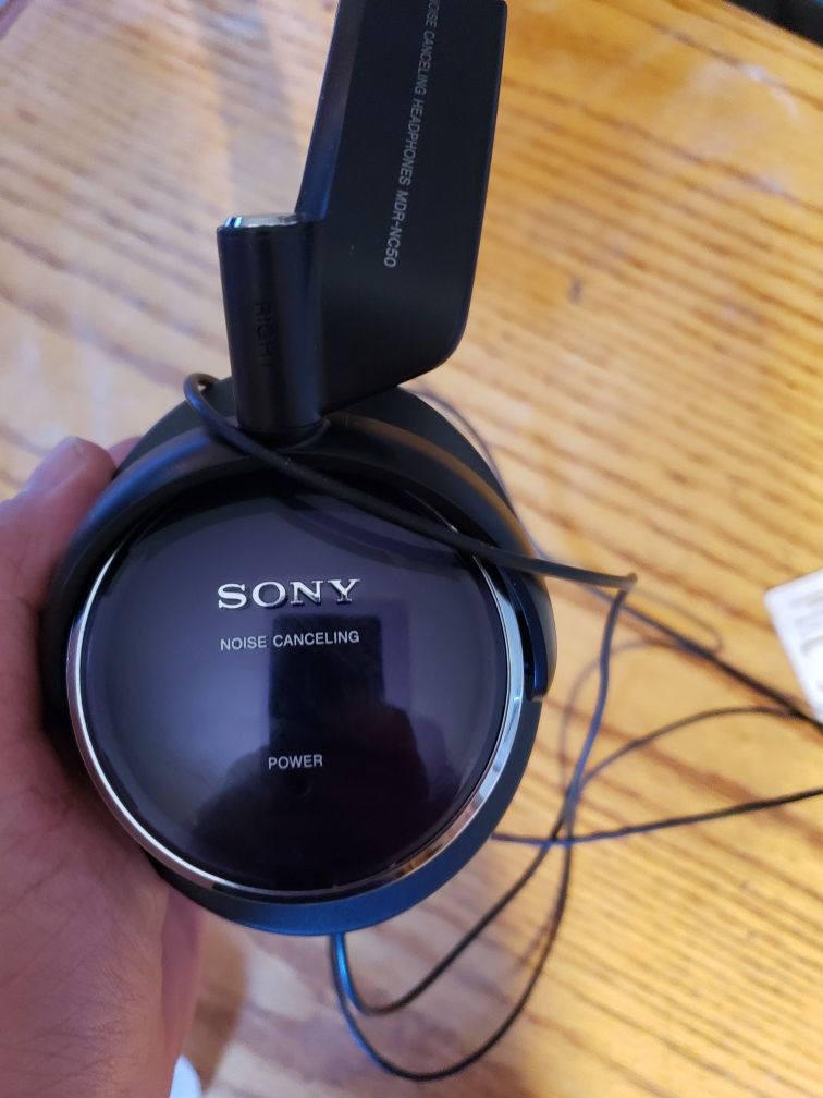 Noice Canceling Sony Headphones